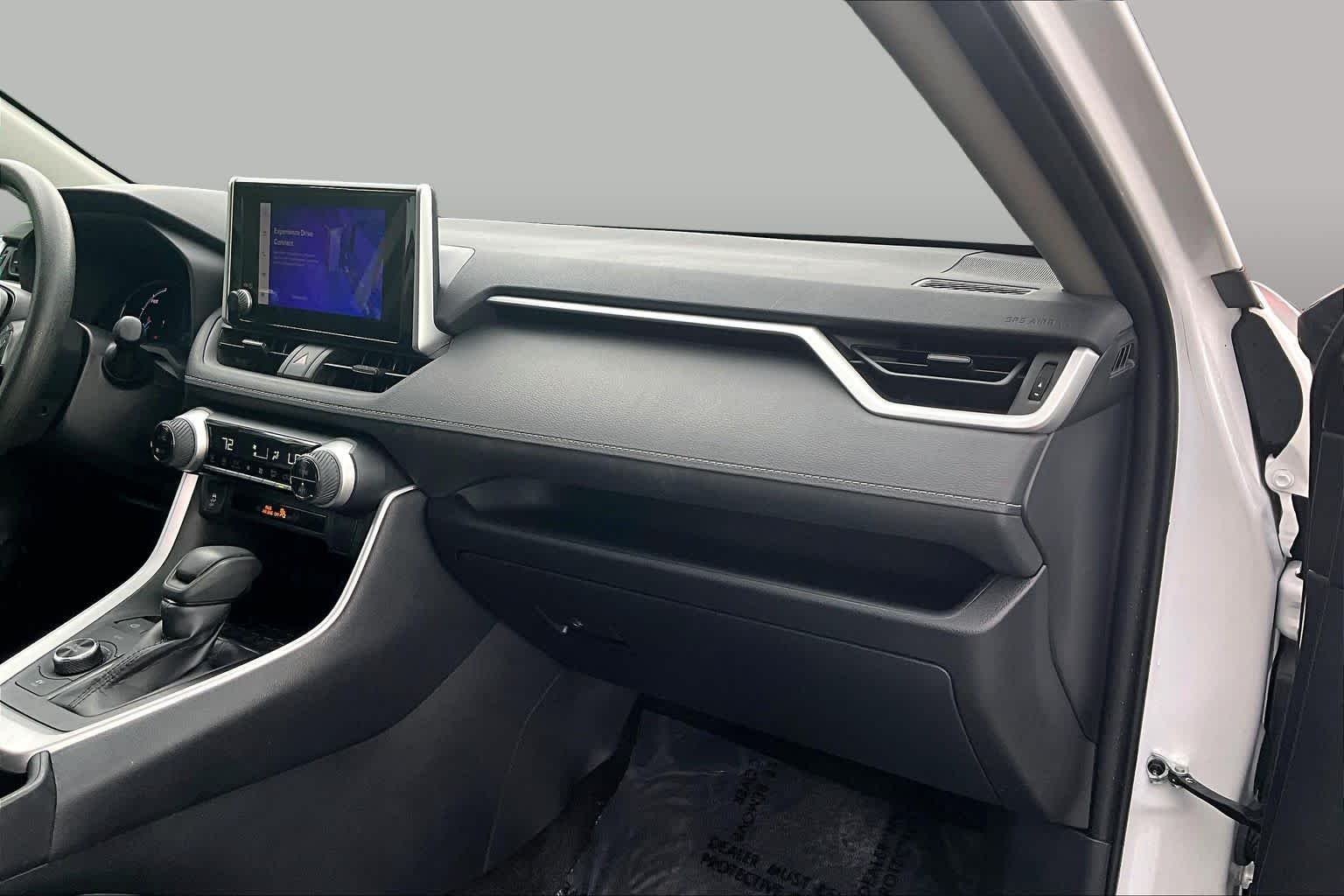 Used 2025 Ice Cap Toyota Hybrid XLE image 19