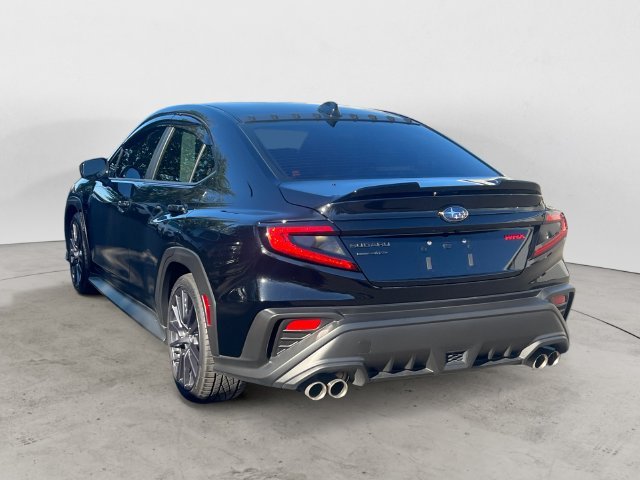 Used 2025 Crystal Black Silica Subaru Premium image 7