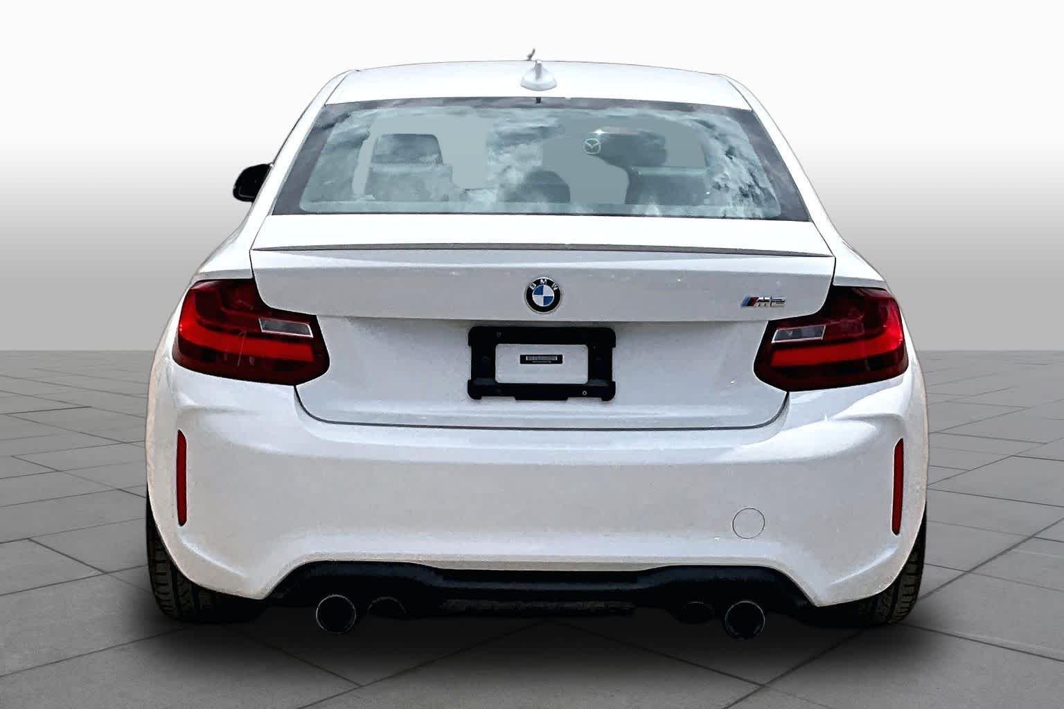 Used 2017 Alpine White BMW  image 4