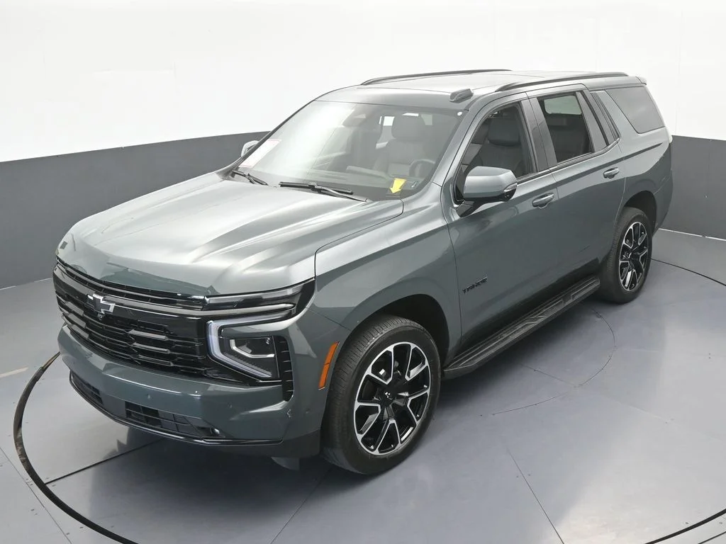 Used 2025 Cypress Gray Chevrolet RST image 43