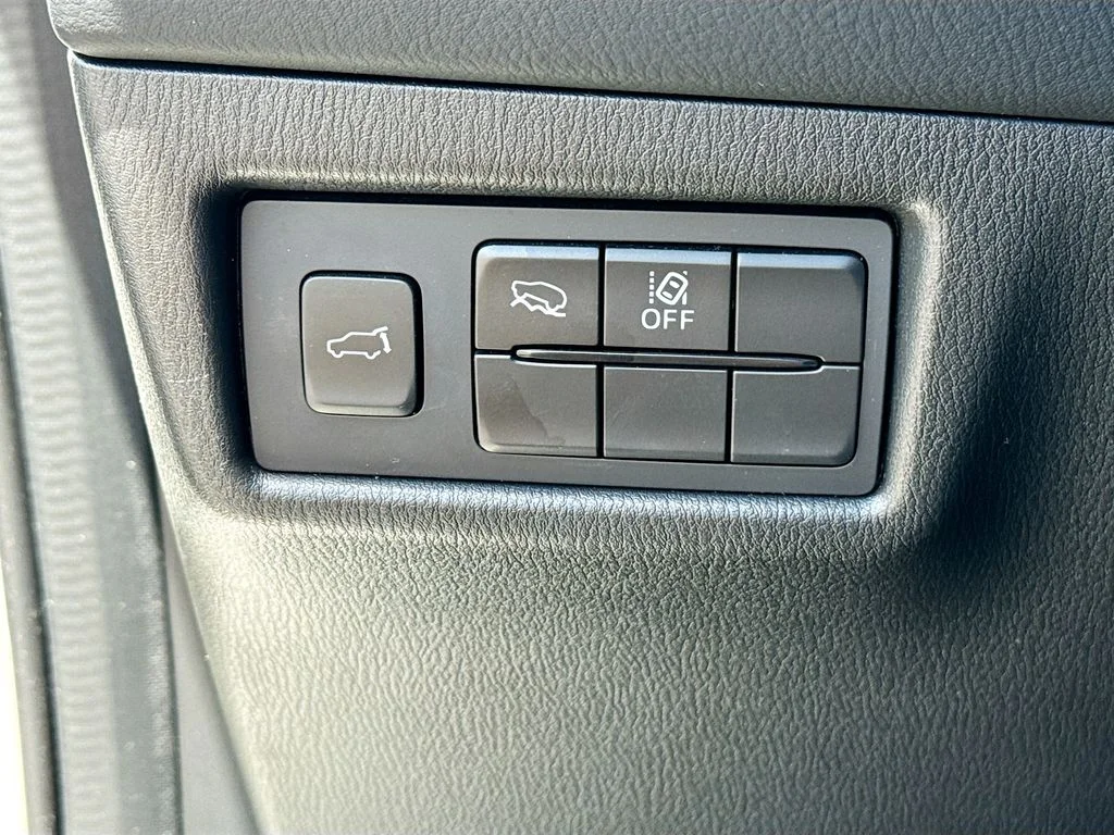 Certified Used 2023 White Mazda 2.5 S Preferred Package image 10