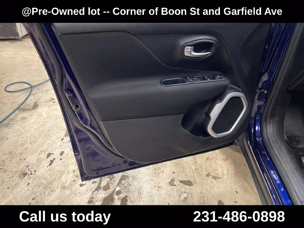 Used 2020 Blue Jeep Latitude image 15