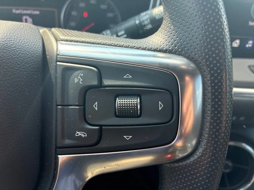 Used 2023 SUMMIT WHITE Chevrolet LT image 11