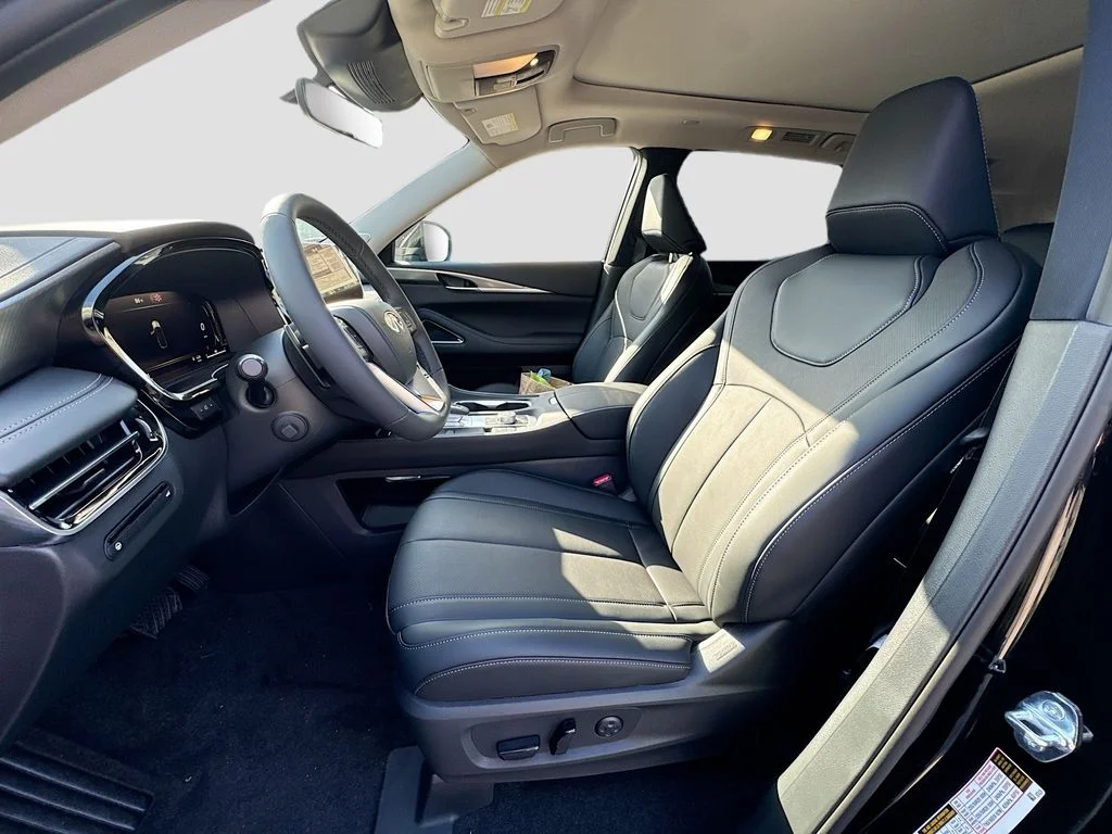 New 2027 MINERAL BLACK INFINITI Luxe FWD image 22