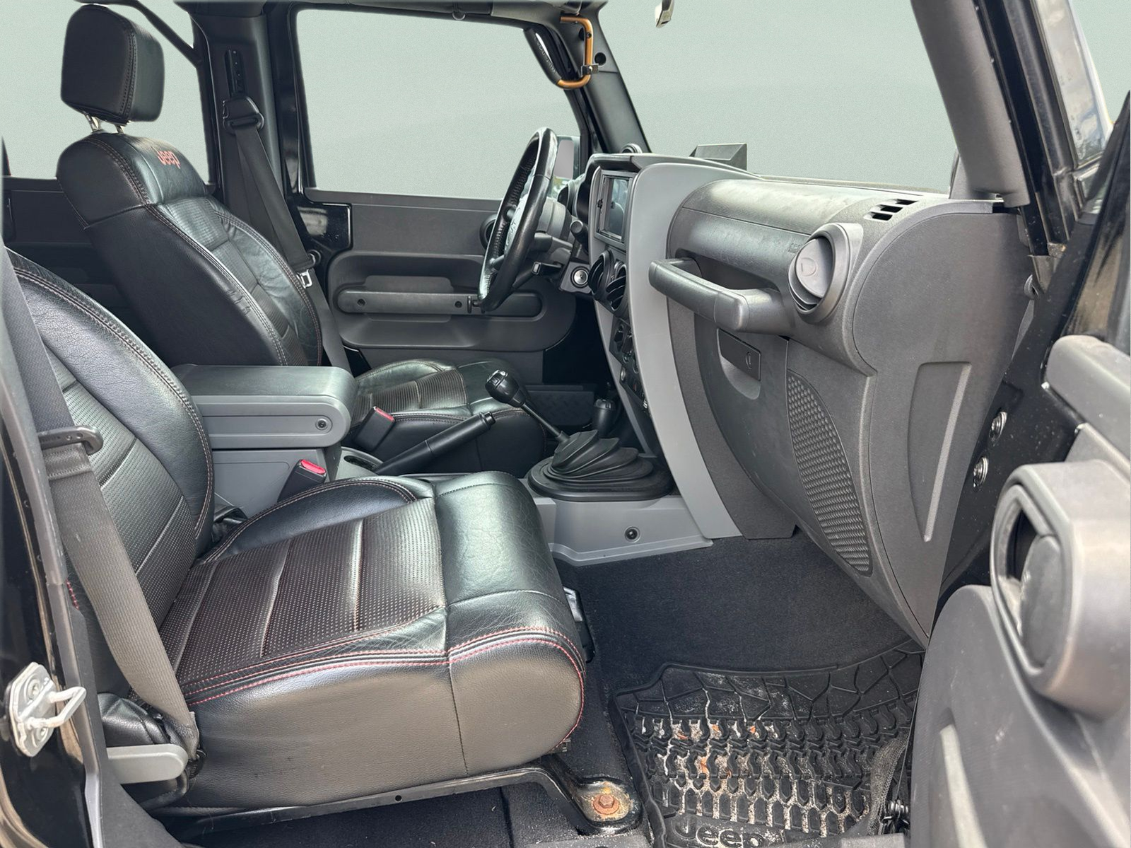 Used 2008 Black Jeep Unlimited X image 27