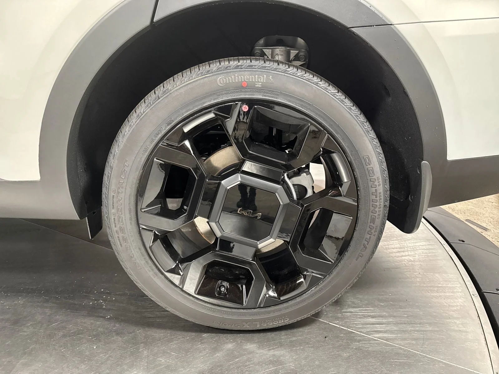 New 2026 Ivory Kia X-Line SX Prestige image 9