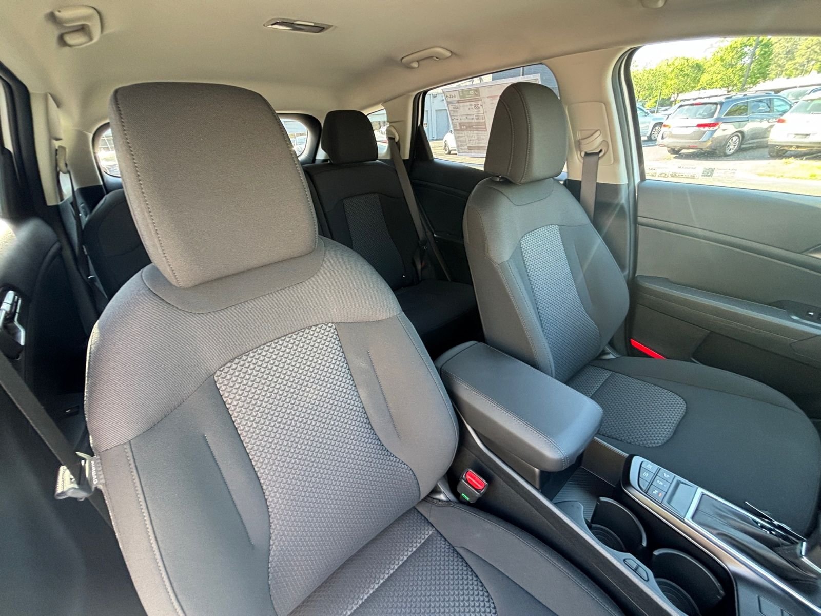 New 2026 Glacial White Pearl Kia LX image 16