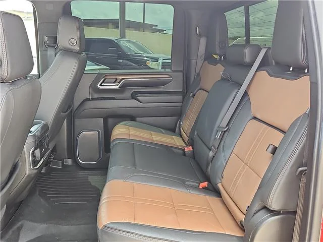 Used 2024 Radiant Red Tintcoat Chevrolet High Country 4x4 Crew Cab 8 ft. box 172 in. WB image 9