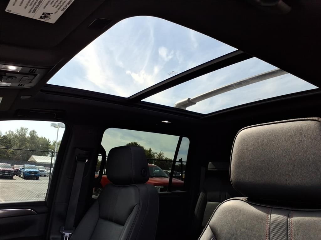 2022 CHEVROLET SUBURBAN - Image 10