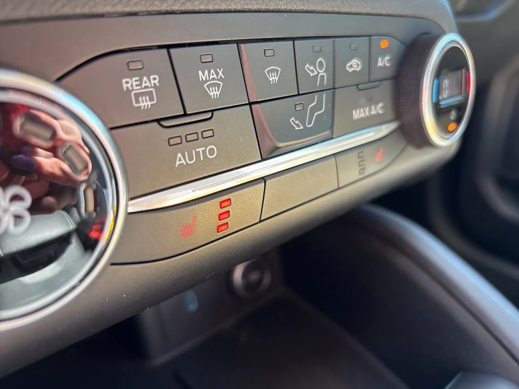 Used 2020 Gray Ford SE image 30