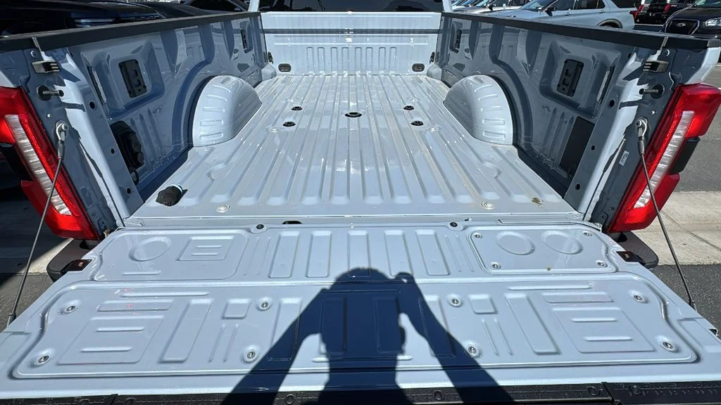 New 2026 Glacier Gray Metallic Tri-Coat Ford F-350® Lariat® image 18