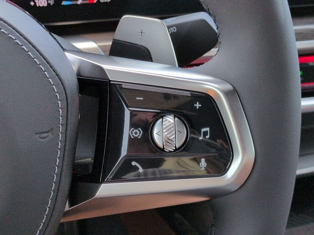 New 2026 White Metallic BMW 740i xDrive image 26