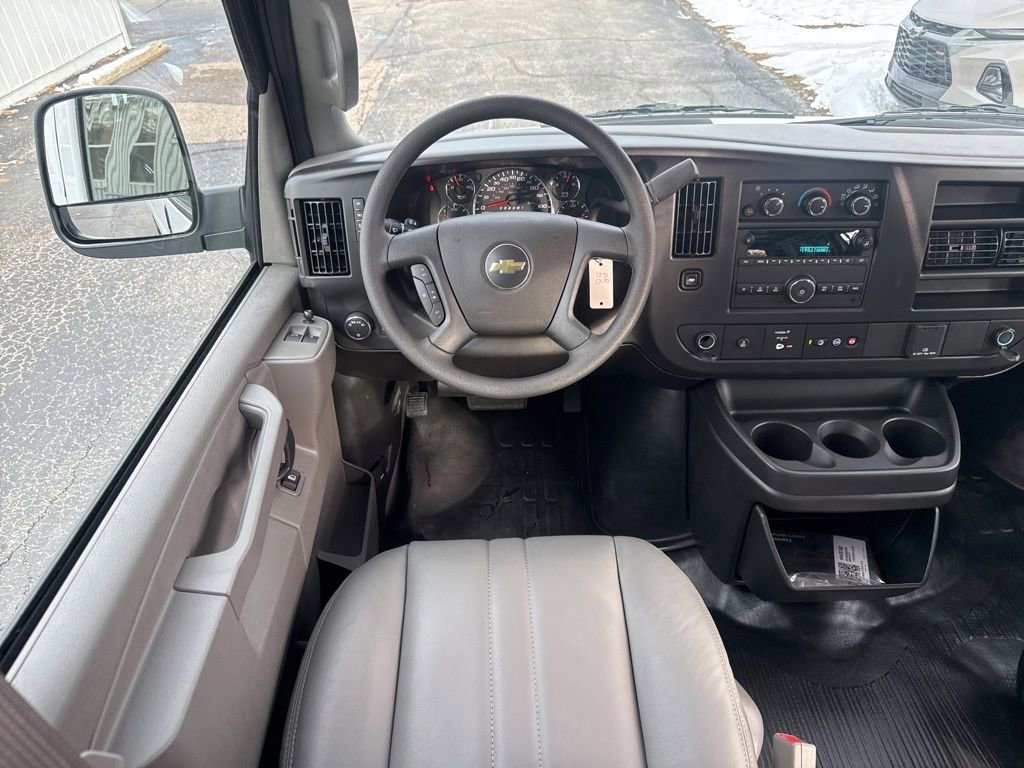 2025 Chevrolet Express Cargo Work Van - Photo 27