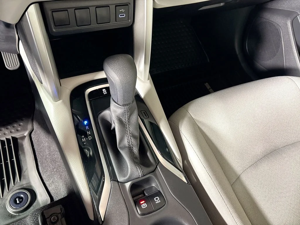 Used 2025 Black Toyota L image 17