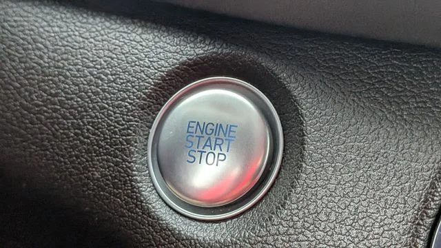 Used 2020 Silver Hyundai SEL image 16