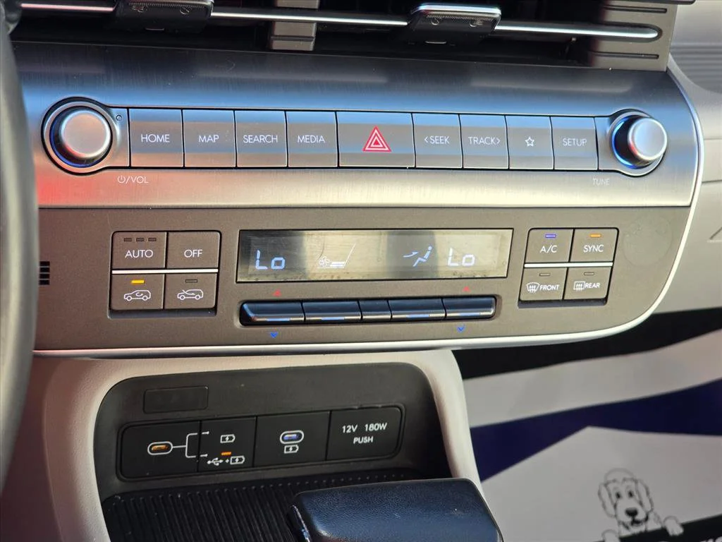 Used 2025 Gray Hyundai SEL image 18