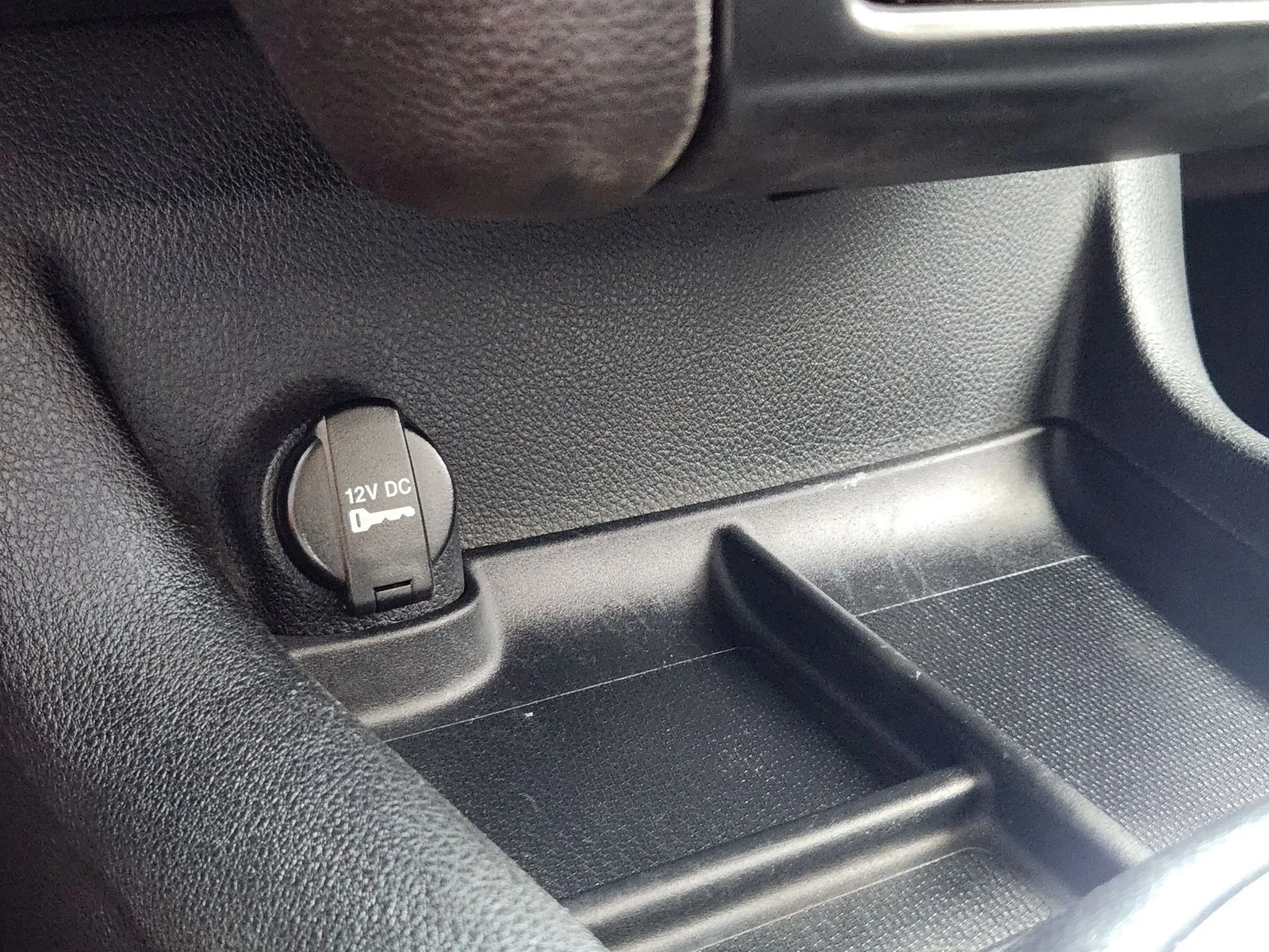Used 2013 Gray Dodge R/T image 17