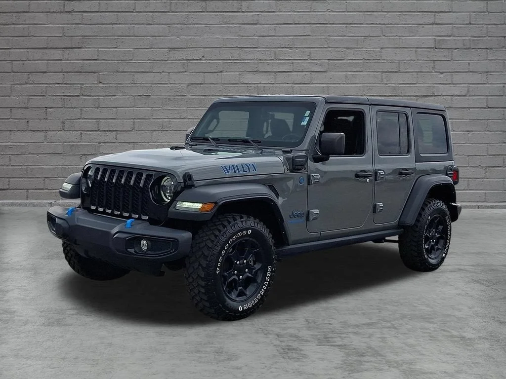 Used 2023 Gray Jeep 4x4 image 36