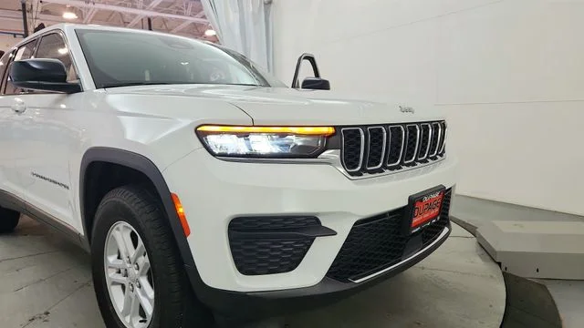 2023 Jeep Grand Cherokee Laredo - Photo 24