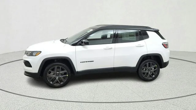 New 2026 Bright White Clear-Coat Exterior Paint Jeep Limited image 4
