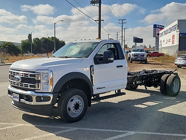 2026 Ford F-550 Super Duty Chassis Cab XL - Photo 7