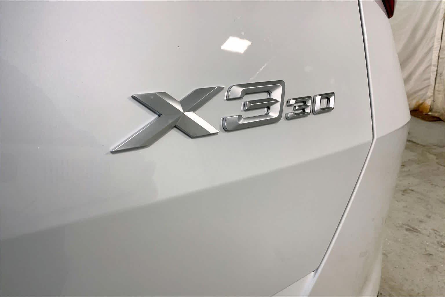 New 2026 Mineral White Metallic BMW 30 xDrive image 15