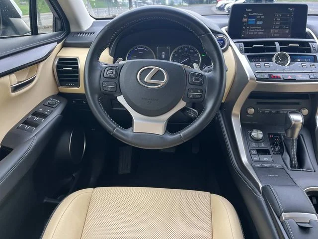 Used 2019 White Lexus 300h image 12