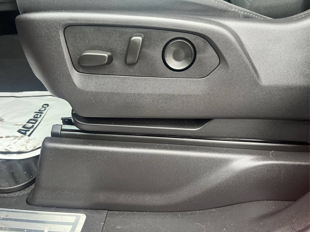 2025 Chevrolet Silverado 1500 LT - Photo 16