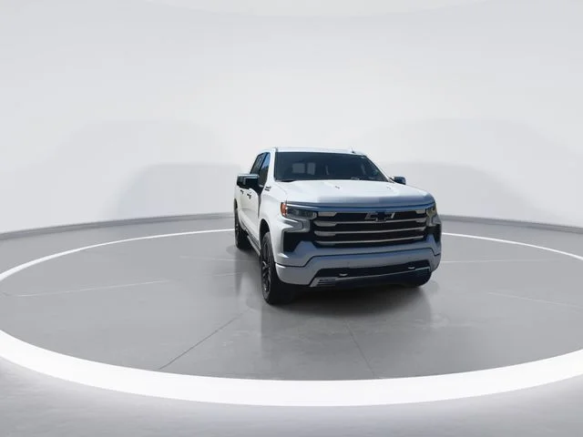 Used 2023 Beige Chevrolet High Country image 3