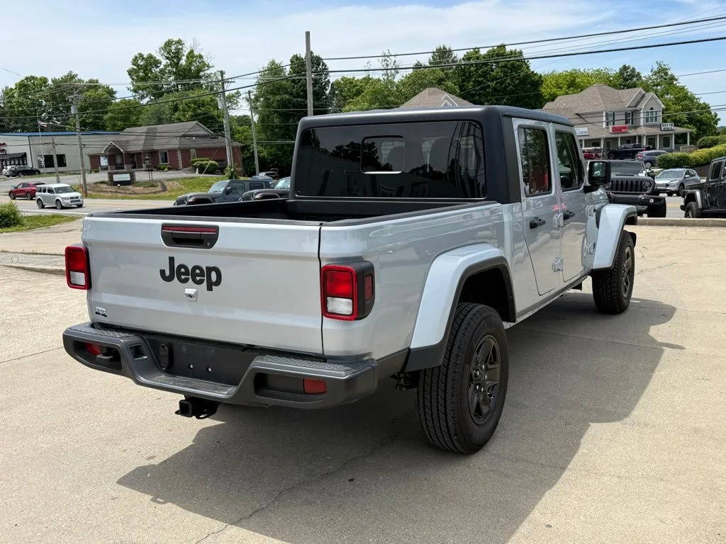 2023 Jeep Gladiator Sport S - Photo 6