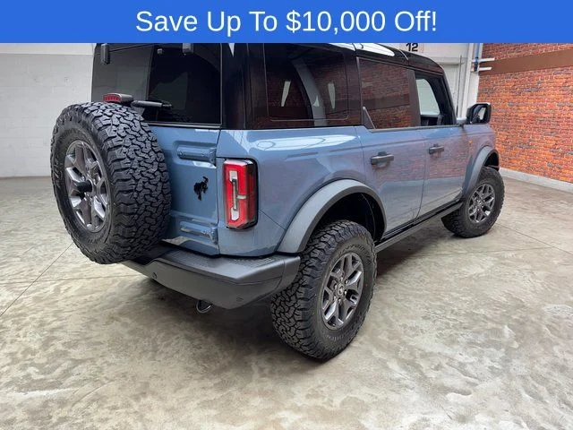 New 2025 Azure Gray Metallic Tri-Coat Ford Badlands® image 5
