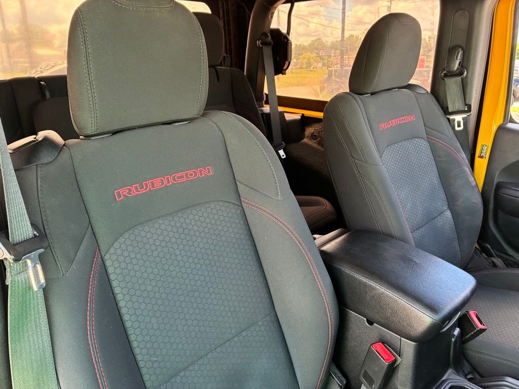 Used 2020  Jeep Rubicon image 41