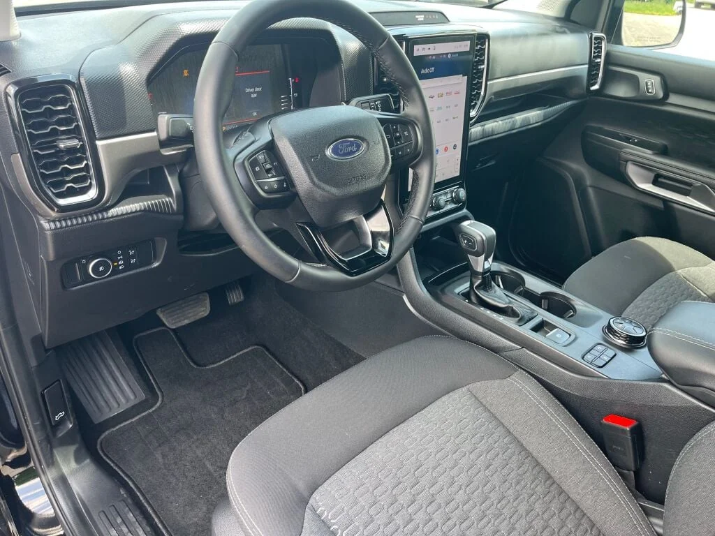 Used 2025 Shadow Black Ford XLT image 5