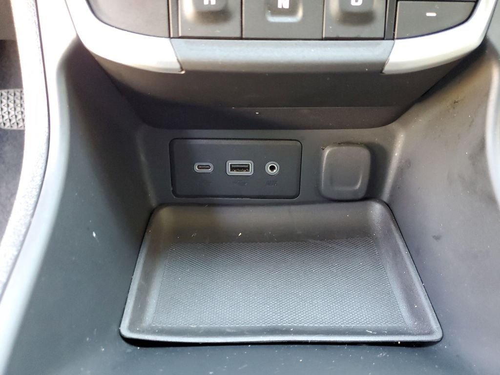 Used 2024 Silver GMC SLE image 30