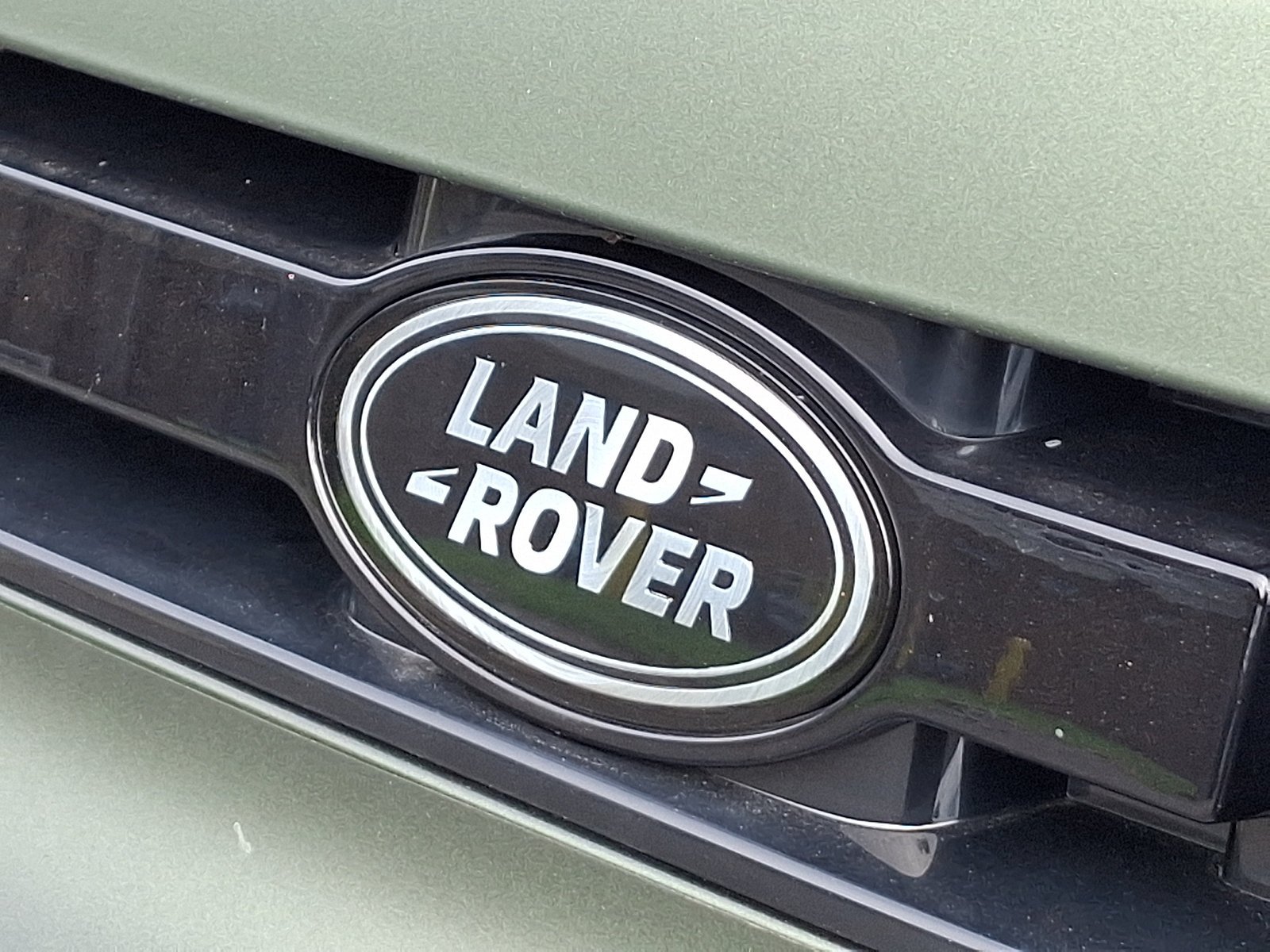 New 2026 Woolstone Green Land Rover  image 18