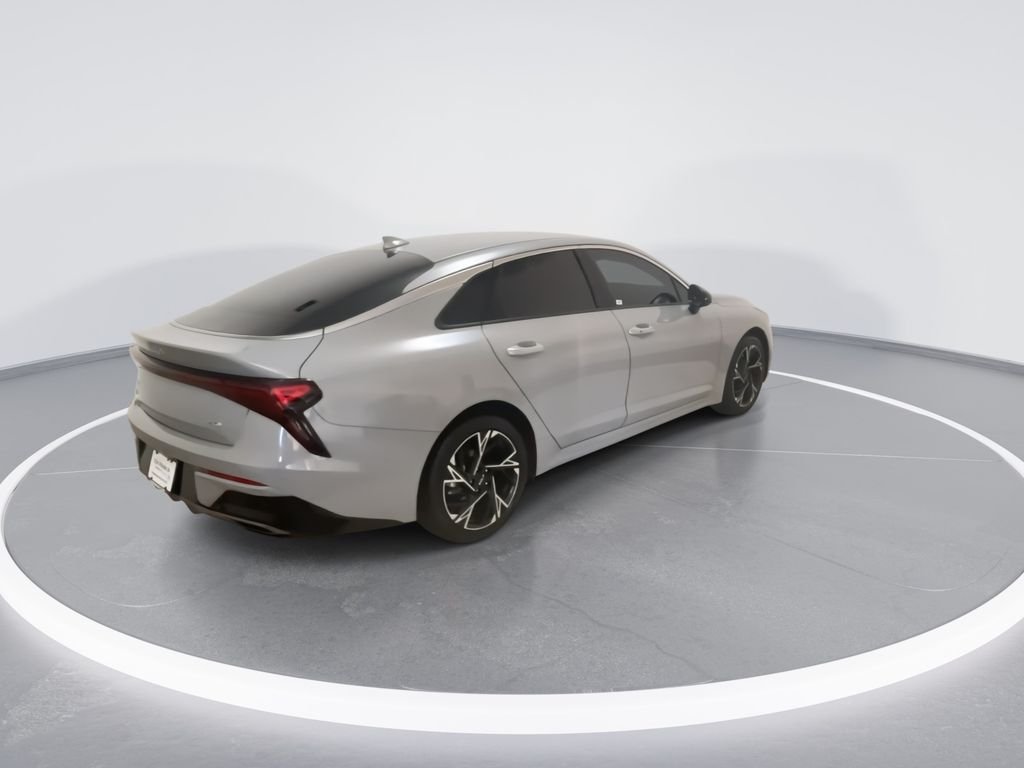 Used 2025 Gray Kia GT-Line image 9