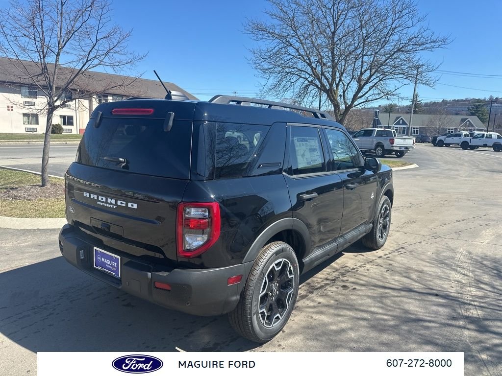New 2026 Shadow Black Ford Outer Banks® image 4