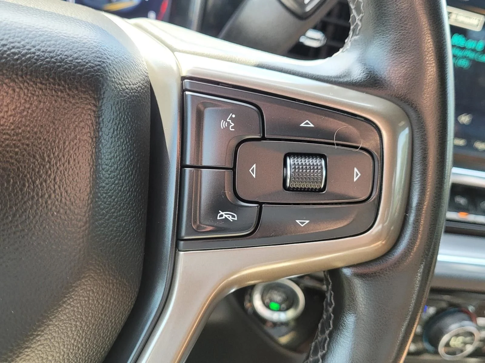 Used 2024 Iridescent Pearl Tricoat Chevrolet High Country image 31