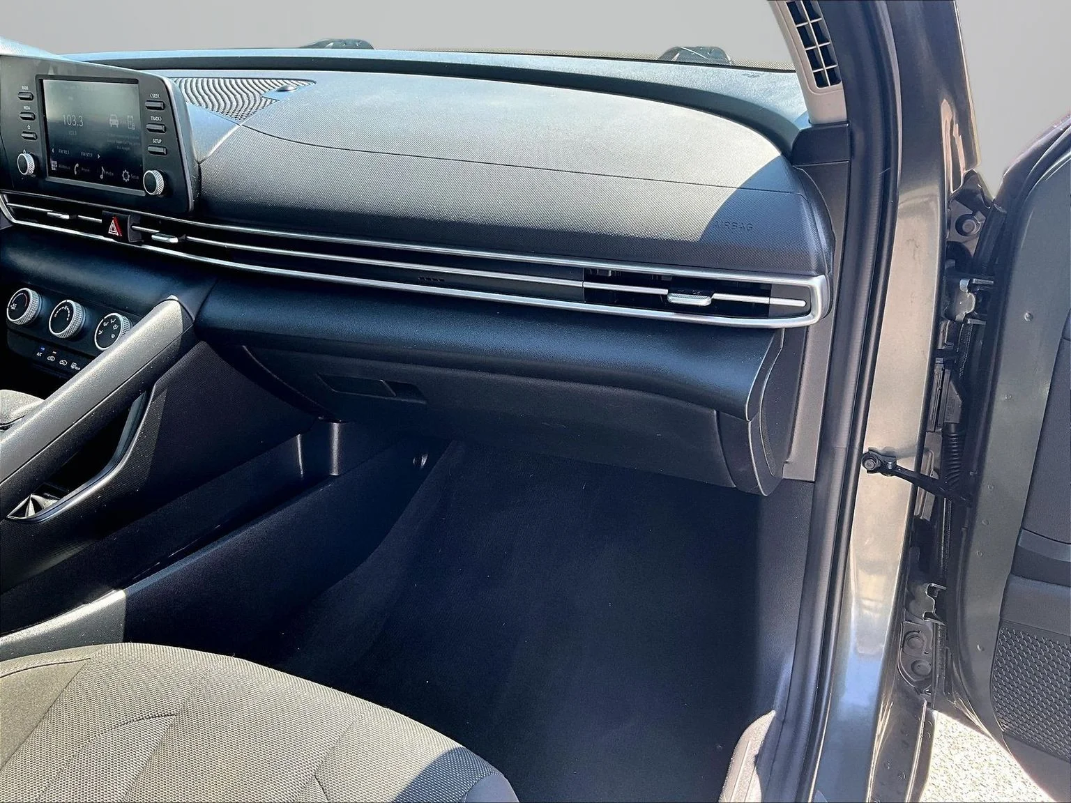 Used 2024 Gray Hyundai SE image 18