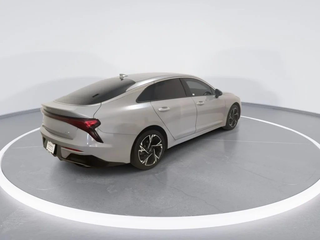 Used 2025 Gray Kia GT-Line image 9