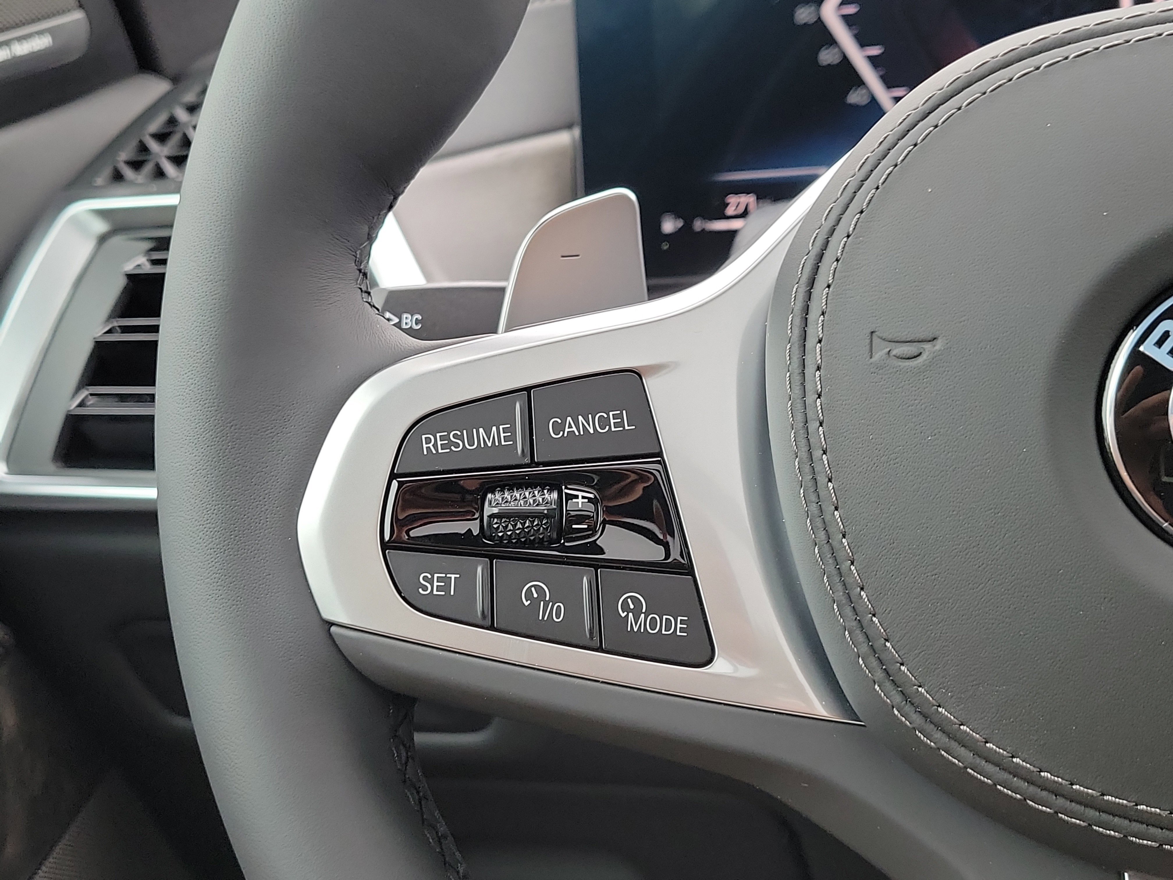 New 2026 Alpine White BMW xDrive40i image 21