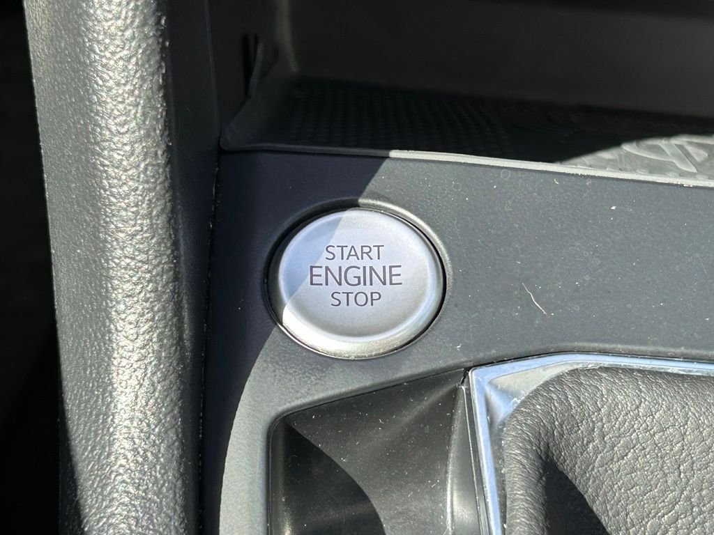 Certified Used 2022 Gray Volkswagen 1.5T SE image 35