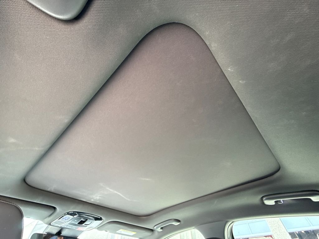 Used 2022 Gray Hyundai SEL Plus image 16