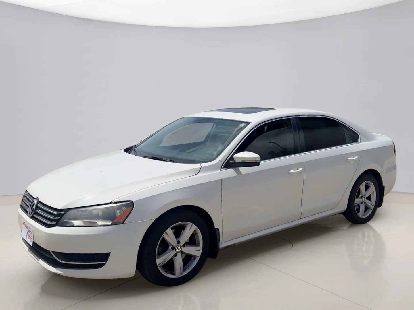 Used 2013 White Volkswagen 2.5 SE MT image 1