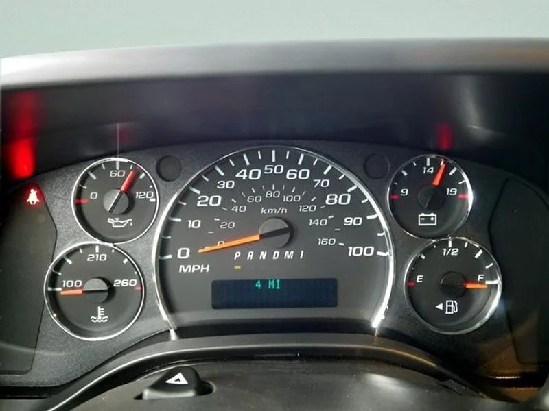 2025 Chevrolet Express Cargo Work Van - Photo 9