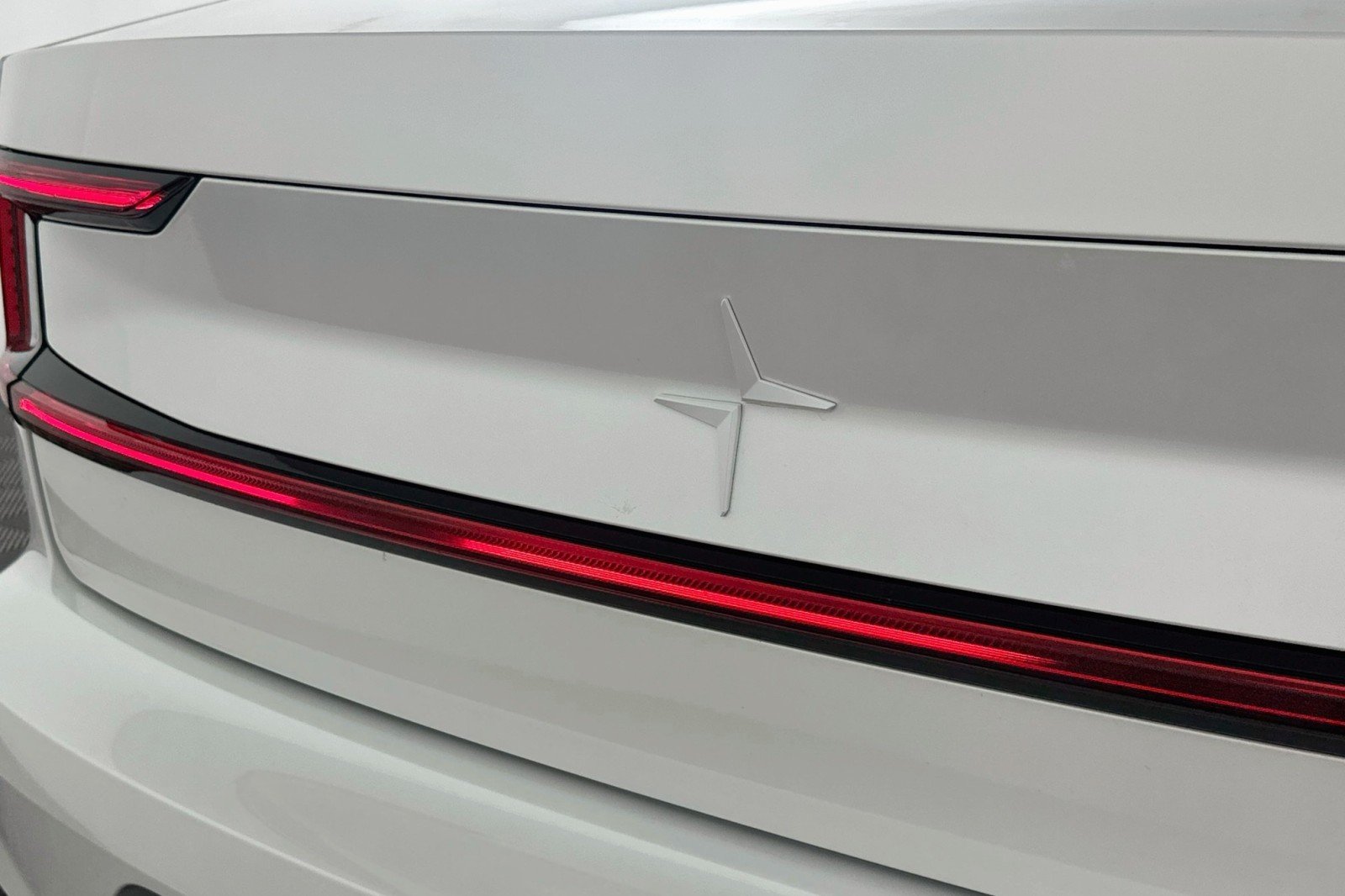Used 2024 Snow Metallic Polestar Performance Plus image 9