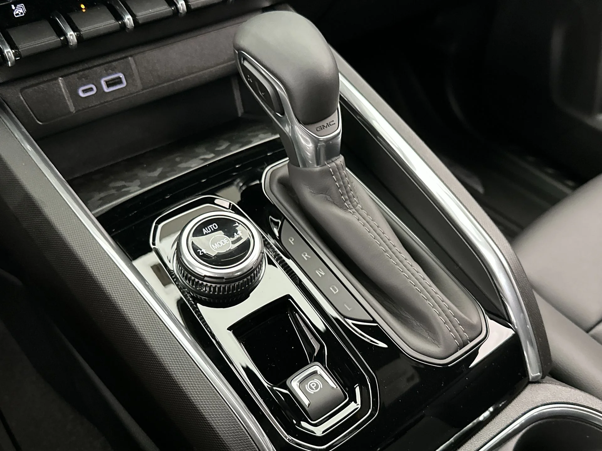 New 2026 Onyx Black GMC Elevation image 73
