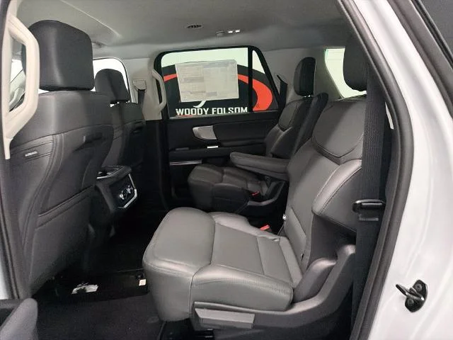 New 2026 Space Silver Metallic Ford MAX Active image 28