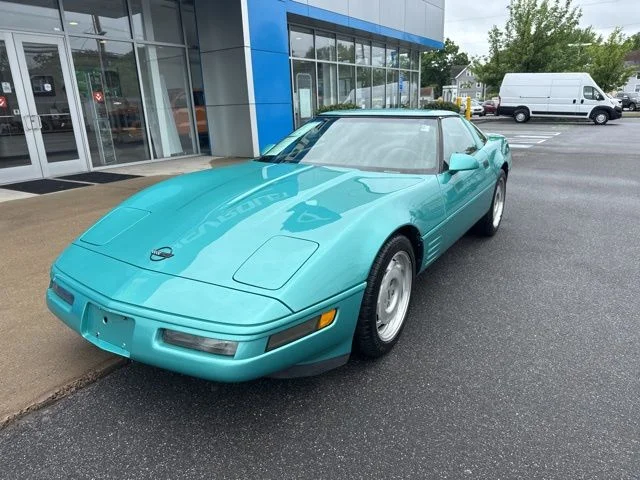 Used 1991  Chevrolet Base image 2