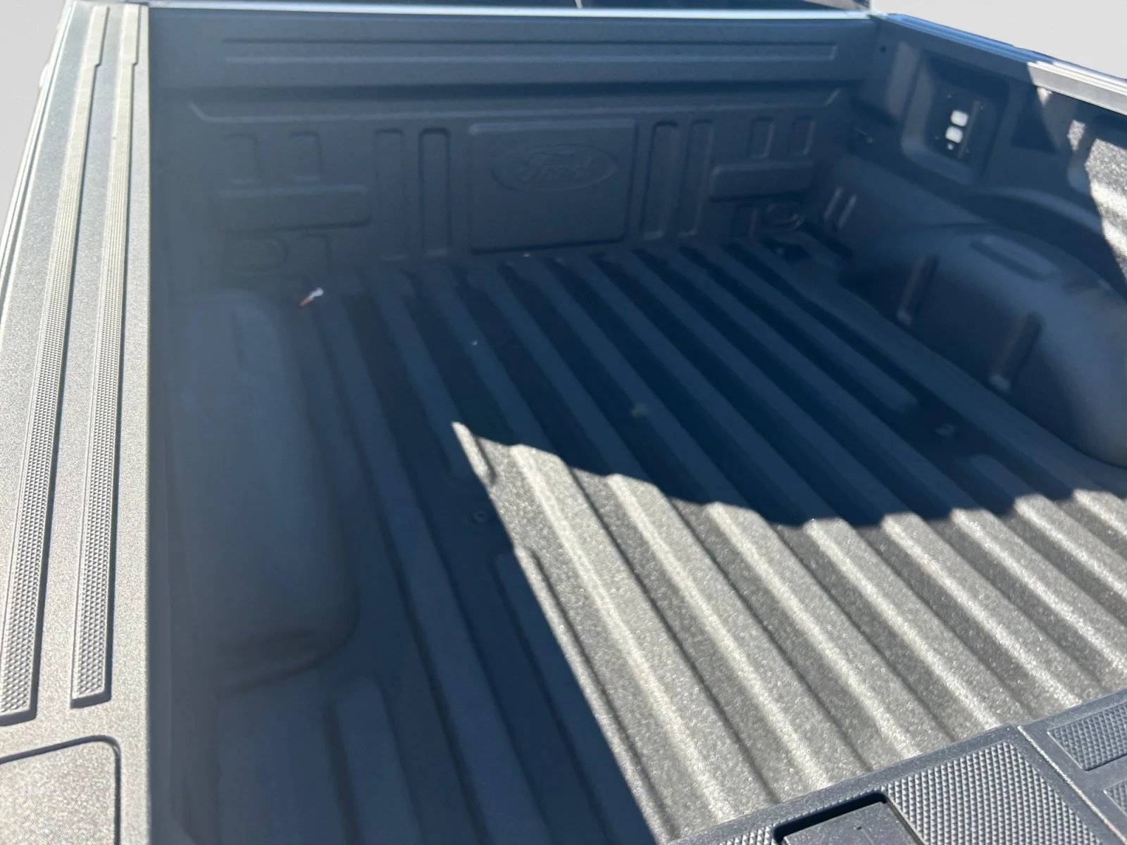 New 2026 Oxford White Ford XLT image 10